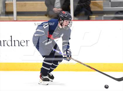 Thumbnail 2 in Kent vs. Trinity-Pawling (Avon Christmas Classic 7th Place) photogallery.