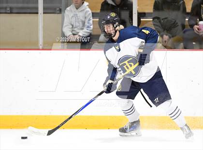 Thumbnail 2 in Kent vs. Trinity-Pawling (Avon Christmas Classic 7th Place) photogallery.