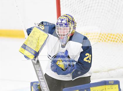 Thumbnail 2 in Kent vs. Trinity-Pawling (Avon Christmas Classic 7th Place) photogallery.