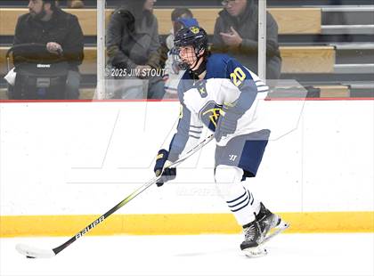 Thumbnail 1 in Kent vs. Trinity-Pawling (Avon Christmas Classic 7th Place) photogallery.