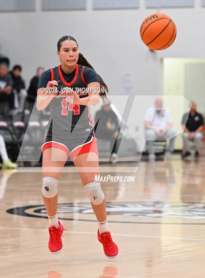 Thumbnail 1 in Ontario Christian vs. Mater Dei photogallery.
