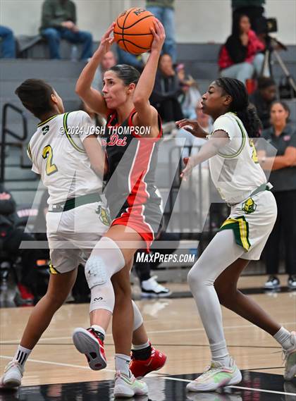 Thumbnail 3 in Ontario Christian vs. Mater Dei photogallery.