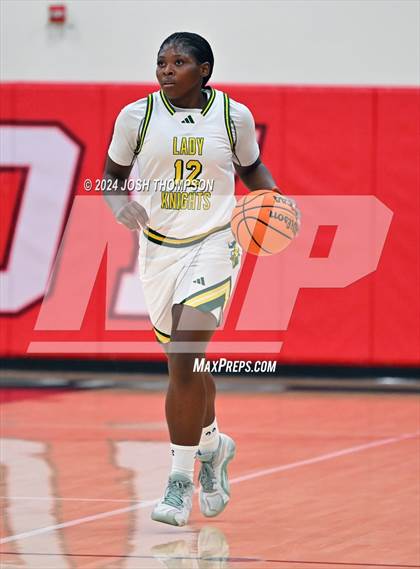 Thumbnail 3 in Ontario Christian vs. Mater Dei photogallery.