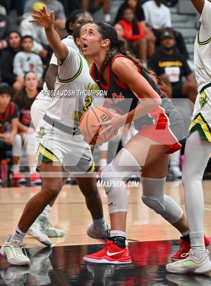 Thumbnail 1 in Ontario Christian vs. Mater Dei photogallery.
