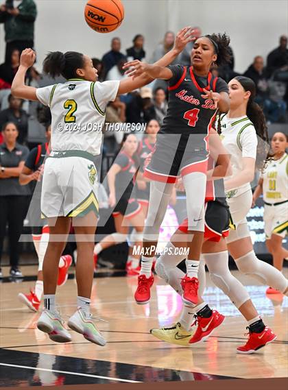 Thumbnail 3 in Ontario Christian vs. Mater Dei photogallery.
