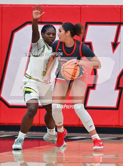 Thumbnail 3 in Ontario Christian vs. Mater Dei photogallery.