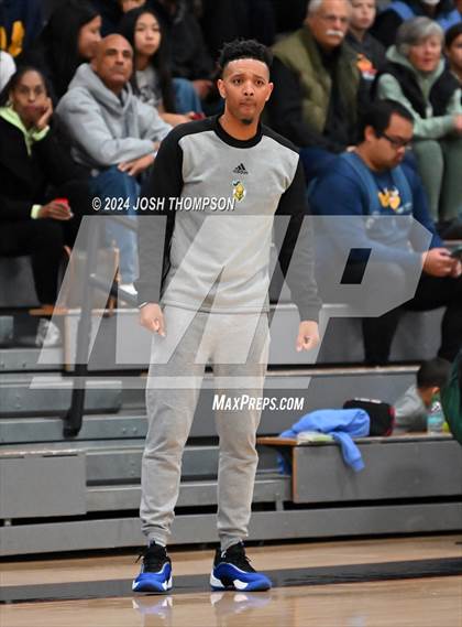 Thumbnail 1 in Ontario Christian vs. Mater Dei photogallery.