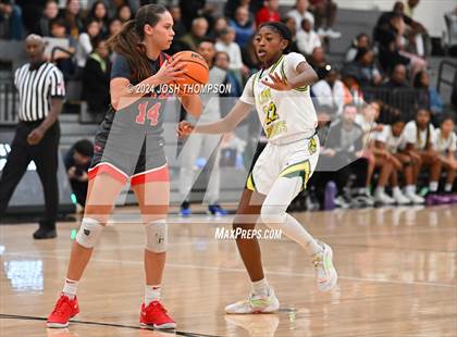 Thumbnail 3 in Ontario Christian vs. Mater Dei photogallery.
