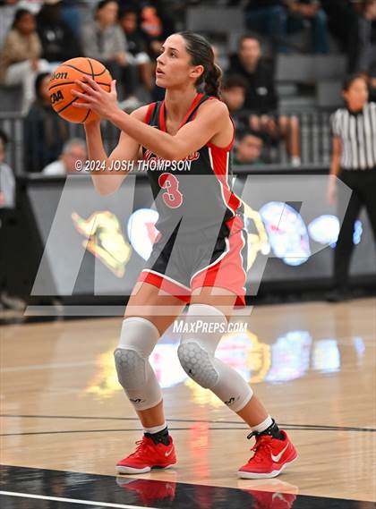 Thumbnail 3 in Ontario Christian vs. Mater Dei photogallery.