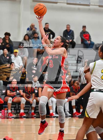 Thumbnail 3 in Ontario Christian vs. Mater Dei photogallery.
