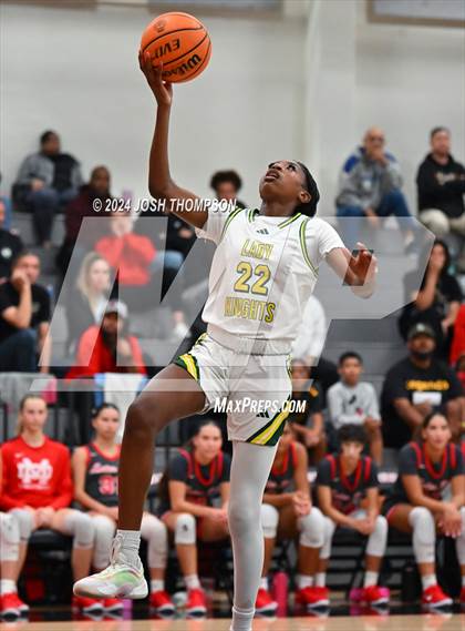 Thumbnail 2 in Ontario Christian vs. Mater Dei photogallery.