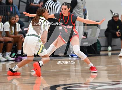 Thumbnail 2 in Ontario Christian vs. Mater Dei photogallery.
