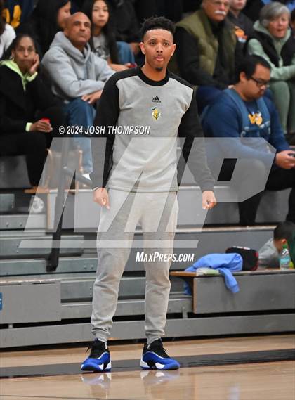 Thumbnail 2 in Ontario Christian vs. Mater Dei photogallery.