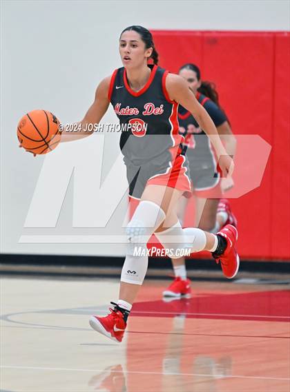 Thumbnail 1 in Ontario Christian vs. Mater Dei photogallery.
