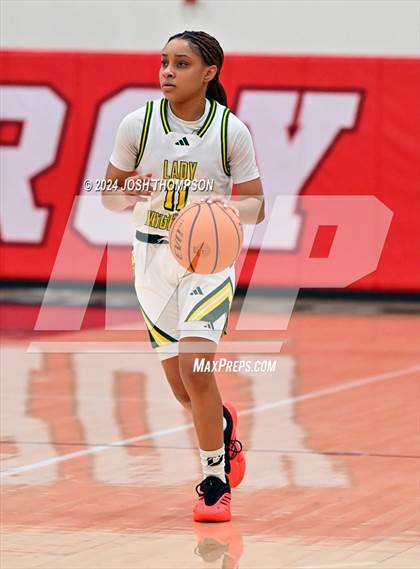 Thumbnail 1 in Ontario Christian vs. Mater Dei photogallery.