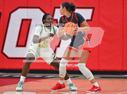 Thumbnail 1 in Ontario Christian vs. Mater Dei photogallery.