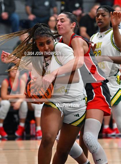 Thumbnail 1 in Ontario Christian vs. Mater Dei photogallery.