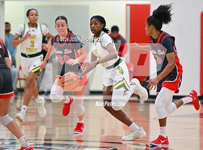 Thumbnail 1 in Ontario Christian vs. Mater Dei photogallery.