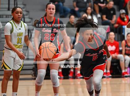 Thumbnail 3 in Ontario Christian vs. Mater Dei photogallery.