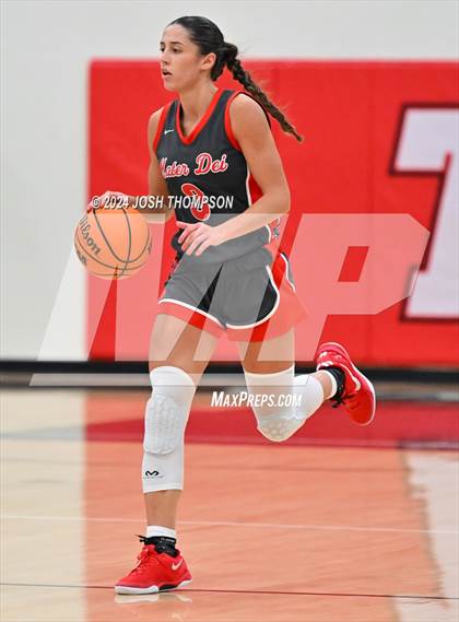 Thumbnail 1 in Ontario Christian vs. Mater Dei photogallery.