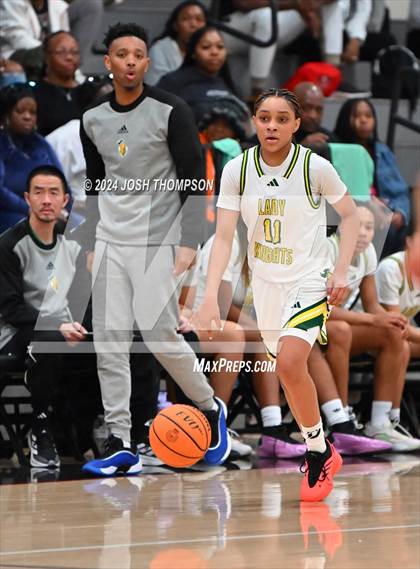Thumbnail 2 in Ontario Christian vs. Mater Dei photogallery.