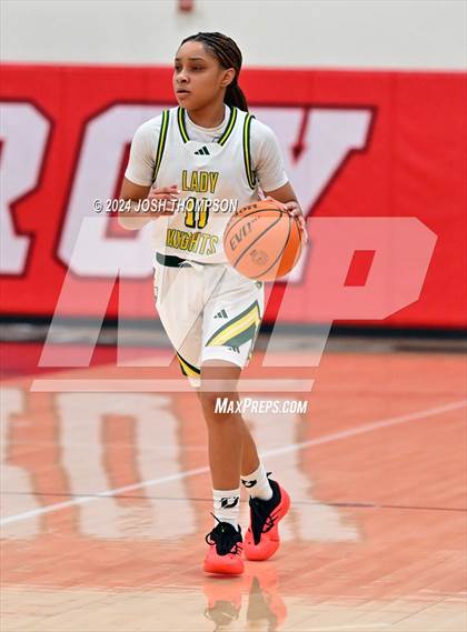 Thumbnail 3 in Ontario Christian vs. Mater Dei photogallery.