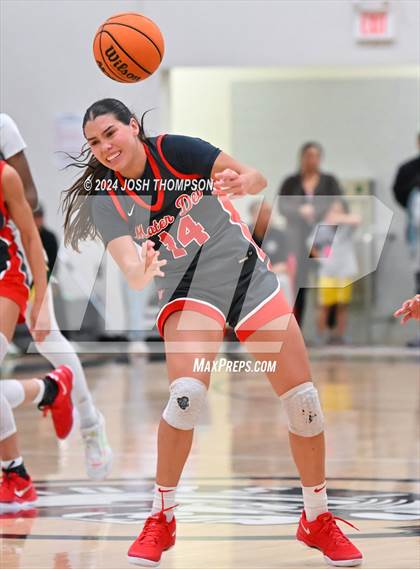 Thumbnail 1 in Ontario Christian vs. Mater Dei photogallery.