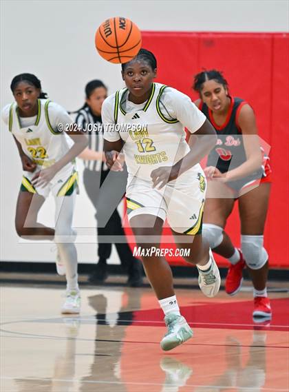 Thumbnail 3 in Ontario Christian vs. Mater Dei photogallery.
