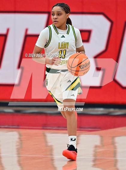Thumbnail 2 in Ontario Christian vs. Mater Dei photogallery.