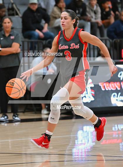 Thumbnail 1 in Ontario Christian vs. Mater Dei photogallery.