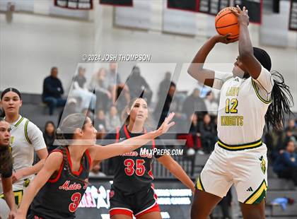 Thumbnail 3 in Ontario Christian vs. Mater Dei photogallery.