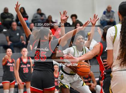 Thumbnail 2 in Ontario Christian vs. Mater Dei photogallery.