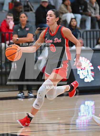 Thumbnail 2 in Ontario Christian vs. Mater Dei photogallery.