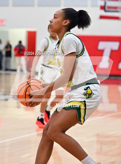 Thumbnail 1 in Ontario Christian vs. Mater Dei photogallery.