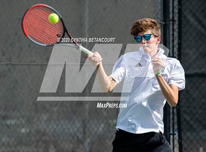 Thumbnail 2 in 5A State Tournament Day 1 photogallery.