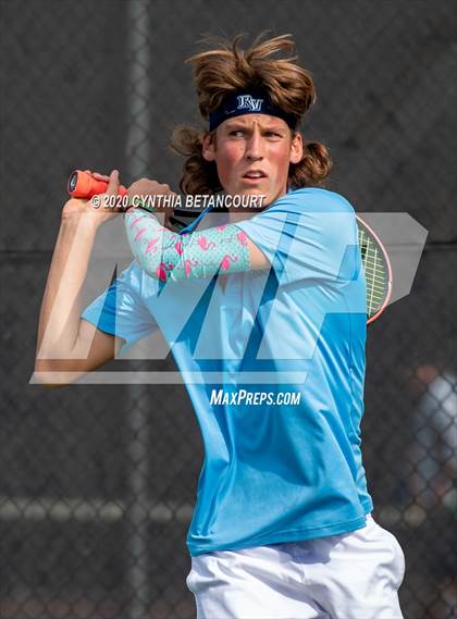 Thumbnail 2 in 5A State Tournament Day 1 photogallery.
