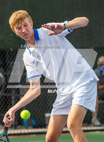 Thumbnail 3 in 5A State Tournament Day 1 photogallery.