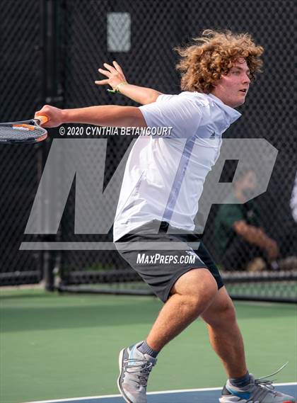Thumbnail 2 in 5A State Tournament Day 1 photogallery.