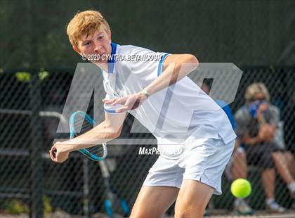 Thumbnail 2 in 5A State Tournament Day 1 photogallery.