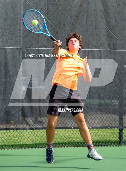 Thumbnail 2 in 5A State Tournament Day 1 photogallery.