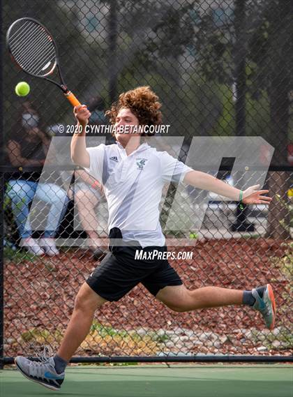 Thumbnail 2 in 5A State Tournament Day 1 photogallery.