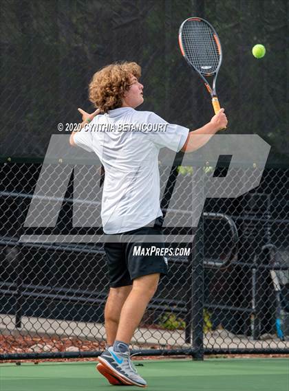 Thumbnail 2 in 5A State Tournament Day 1 photogallery.