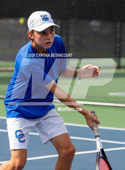 Thumbnail 2 in 5A State Tournament Day 1 photogallery.