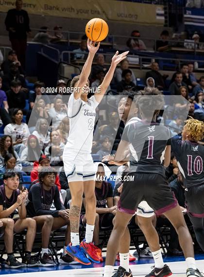 Thumbnail 2 in Venture Academy vs. Natomas (CIF SJS D4 Final) photogallery.