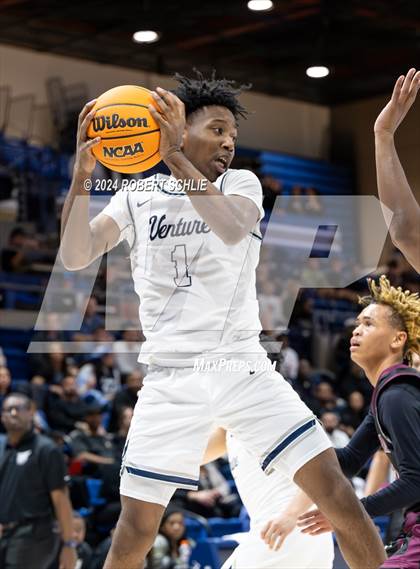 Thumbnail 2 in Venture Academy vs. Natomas (CIF SJS D4 Final) photogallery.