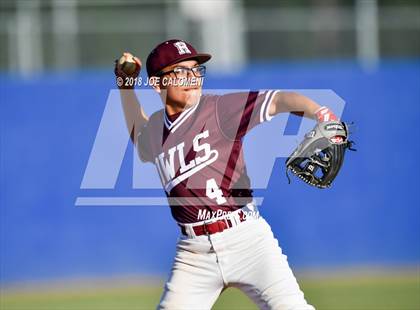 Thumbnail 2 in Highlands vs San Antonio Memorial photogallery.