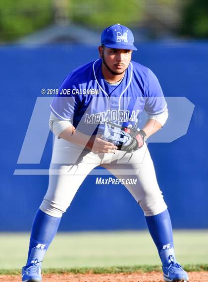 Thumbnail 2 in Highlands vs San Antonio Memorial photogallery.