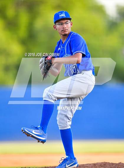 Thumbnail 2 in Highlands vs San Antonio Memorial photogallery.