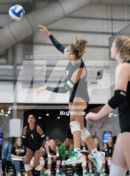 Thumbnail 2 in Brenham vs. Caney Creek (Legends Invitational) photogallery.
