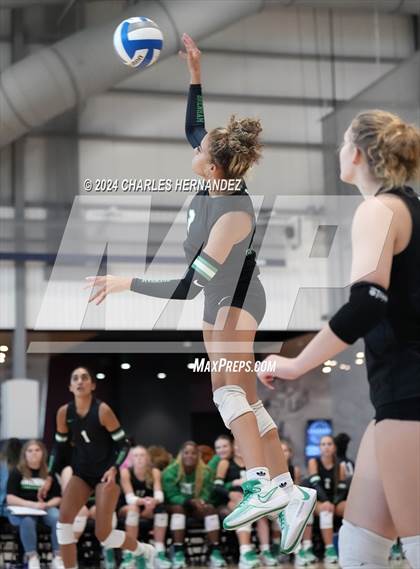 Thumbnail 1 in Brenham vs. Caney Creek (Legends Invitational) photogallery.